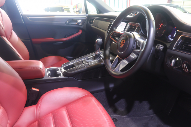 ポルシェ マカン GTS ｽﾎﾟｰﾂｸﾛﾉP　PASM ﾂｰﾄﾝﾚｻﾞｰｲﾝﾃﾘｱ(ﾌﾞﾗｯｸ/ﾚｯﾄﾞ) PCMﾅﾋﾞ CarPlay ｱｸﾃｨﾌﾞｸﾙｺﾝ ｽﾎﾟｰﾂｴｸﾞｿﾞｰｽﾄ LEDﾍｯﾄﾞﾗｲﾄ ｴﾝﾄﾘｰﾄﾞﾗｲﾌﾞ 20ｲﾝﾁRSｽﾊﾟｲﾀﾞｰAW　2年保証