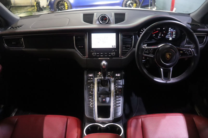 ポルシェ マカン GTS ｽﾎﾟｰﾂｸﾛﾉP　PASM ﾂｰﾄﾝﾚｻﾞｰｲﾝﾃﾘｱ(ﾌﾞﾗｯｸ/ﾚｯﾄﾞ) PCMﾅﾋﾞ CarPlay ｱｸﾃｨﾌﾞｸﾙｺﾝ ｽﾎﾟｰﾂｴｸﾞｿﾞｰｽﾄ LEDﾍｯﾄﾞﾗｲﾄ ｴﾝﾄﾘｰﾄﾞﾗｲﾌﾞ 20ｲﾝﾁRSｽﾊﾟｲﾀﾞｰAW　2年保証