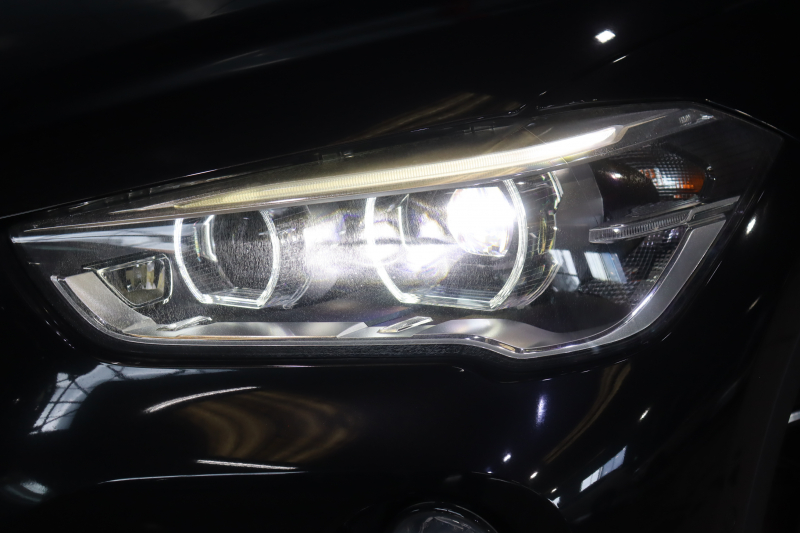 BMW X1 xDrive 18d Xﾗｲﾝ ﾊｲﾗｲﾝ&ｺﾝﾌｫｰﾄP ｱﾄﾞﾊﾞﾝｽﾄﾞｱｸﾃｨﾌﾞSP　中期 ﾀﾞｺﾀﾚｻﾞｰ(ﾓｶ) 第6世代iDriveﾅﾋ ｱｸﾃｨﾌﾞｸﾙｺﾝ ﾍｯﾄﾞｱｯﾌﾟﾃﾞｨｽﾌﾟﾚｲ ｽﾗｲﾃﾞｨﾝｸﾞﾘﾔｼｰﾄ LEDﾍｯﾄﾞﾗｲﾄ 専用ｴｸｽﾃﾘｱ&18ｲﾝﾁｱﾙﾐ 自動Rｹﾞｰﾄ　2年保証