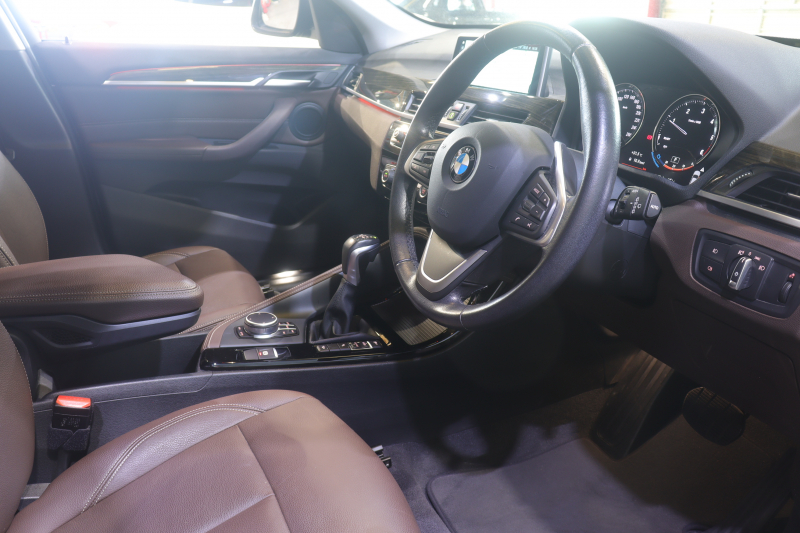 BMW X1 xDrive 18d Xﾗｲﾝ ﾊｲﾗｲﾝ&ｺﾝﾌｫｰﾄP ｱﾄﾞﾊﾞﾝｽﾄﾞｱｸﾃｨﾌﾞSP　中期 ﾀﾞｺﾀﾚｻﾞｰ(ﾓｶ) 第6世代iDriveﾅﾋ ｱｸﾃｨﾌﾞｸﾙｺﾝ ﾍｯﾄﾞｱｯﾌﾟﾃﾞｨｽﾌﾟﾚｲ ｽﾗｲﾃﾞｨﾝｸﾞﾘﾔｼｰﾄ LEDﾍｯﾄﾞﾗｲﾄ 専用ｴｸｽﾃﾘｱ&18ｲﾝﾁｱﾙﾐ 自動Rｹﾞｰﾄ　2年保証