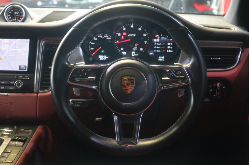 ポルシェ マカン GTS ｽﾎﾟｰﾂｸﾛﾉP　PASM ﾂｰﾄﾝﾚｻﾞｰｲﾝﾃﾘｱ(ﾌﾞﾗｯｸ/ﾚｯﾄﾞ) PCMﾅﾋﾞ CarPlay ｱｸﾃｨﾌﾞｸﾙｺﾝ ｽﾎﾟｰﾂｴｸﾞｿﾞｰｽﾄ LEDﾍｯﾄﾞﾗｲﾄ ｴﾝﾄﾘｰﾄﾞﾗｲﾌﾞ 20ｲﾝﾁRSｽﾊﾟｲﾀﾞｰAW　2年保証