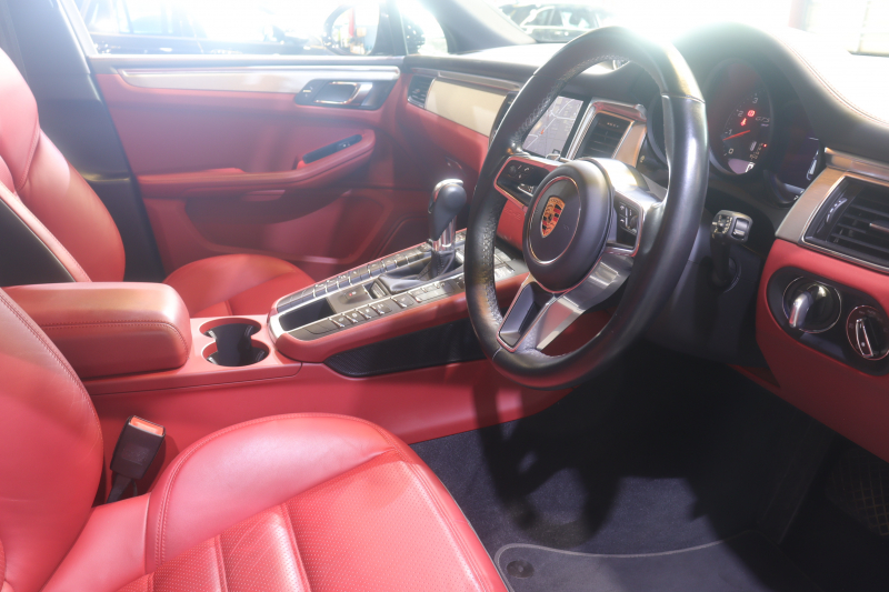 ポルシェ マカン GTS ｽﾎﾟｰﾂｸﾛﾉP　PASM ﾂｰﾄﾝﾚｻﾞｰｲﾝﾃﾘｱ(ﾌﾞﾗｯｸ/ﾚｯﾄﾞ) PCMﾅﾋﾞ CarPlay ｱｸﾃｨﾌﾞｸﾙｺﾝ ｽﾎﾟｰﾂｴｸﾞｿﾞｰｽﾄ LEDﾍｯﾄﾞﾗｲﾄ ｴﾝﾄﾘｰﾄﾞﾗｲﾌﾞ 20ｲﾝﾁRSｽﾊﾟｲﾀﾞｰAW　2年保証