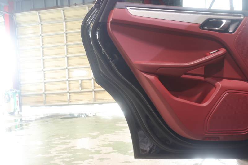 ポルシェ マカン GTS ｽﾎﾟｰﾂｸﾛﾉP　PASM ﾂｰﾄﾝﾚｻﾞｰｲﾝﾃﾘｱ(ﾌﾞﾗｯｸ/ﾚｯﾄﾞ) PCMﾅﾋﾞ CarPlay ｱｸﾃｨﾌﾞｸﾙｺﾝ ｽﾎﾟｰﾂｴｸﾞｿﾞｰｽﾄ LEDﾍｯﾄﾞﾗｲﾄ ｴﾝﾄﾘｰﾄﾞﾗｲﾌﾞ 20ｲﾝﾁRSｽﾊﾟｲﾀﾞｰAW　2年保証