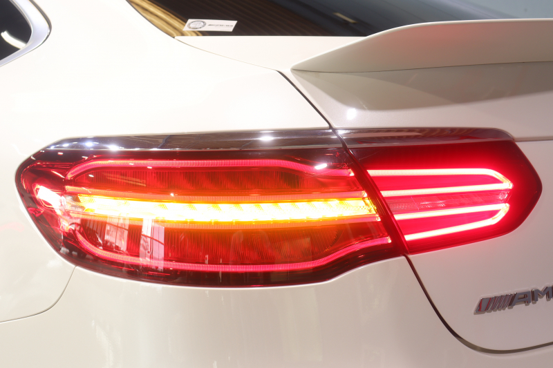 AMG GLCクーペ GLC63 S 4MATIC+ ｸｰﾍﾟ ﾚｻﾞｰｴｸｽｸﾙｰｼﾌﾞ&ﾚｰﾀﾞｰSP　ﾅｯﾊﾟ革 ｻﾝﾙｰﾌ 8.4ｲﾝﾁﾜｲﾄﾞﾅﾋﾞ Burmesterｻｳﾝﾄﾞ 360ｶﾒﾗ ﾍｯﾄﾞｱｯﾌﾟﾃﾞｨｽﾌﾟﾚｲ LEDﾍｯﾄﾞﾗｲﾄ 自動Rｹﾞｰﾄ 専用ｴｱﾛ&21AW 510ps　2年保証