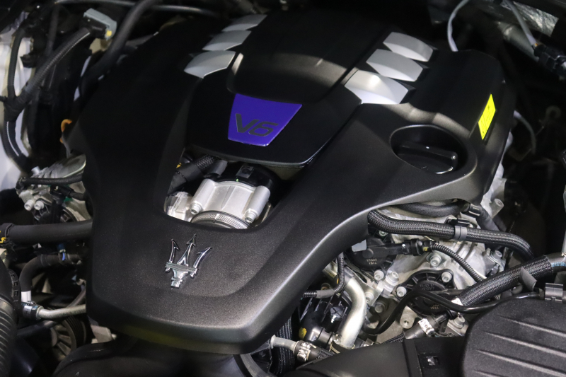 マセラティ レヴァンテ S　ﾚｯﾄﾞﾚｻﾞｰｼｰﾄ ｼｰﾄﾋｰﾀｰ ﾍﾞﾝﾁﾚｰｼｮﾝ ﾊﾟﾉﾗﾏｻﾝﾙｰﾌ MTCﾅﾋﾞ CarPlay ﾌﾙｾｸﾞTV ﾌﾟｯｼｭｽﾀｰﾄ ｱｸﾃｨﾌﾞｸﾙｺﾝ ﾚｰﾝｾﾝｽ  ﾌﾞﾗｲﾝﾄﾞｽﾎﾟｯﾄﾓﾆﾀｰ 360ｶﾒﾗ 自動ﾘｱｹﾞｰﾄ 21ｲﾝﾁｱﾝﾃｰｵAW　2年保証