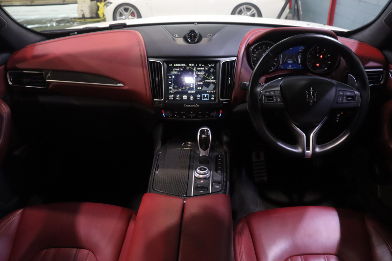 マセラティ レヴァンテ S　ﾚｯﾄﾞﾚｻﾞｰｼｰﾄ ｼｰﾄﾋｰﾀｰ ﾍﾞﾝﾁﾚｰｼｮﾝ ﾊﾟﾉﾗﾏｻﾝﾙｰﾌ MTCﾅﾋﾞ CarPlay ﾌﾙｾｸﾞTV ﾌﾟｯｼｭｽﾀｰﾄ ｱｸﾃｨﾌﾞｸﾙｺﾝ ﾚｰﾝｾﾝｽ  ﾌﾞﾗｲﾝﾄﾞｽﾎﾟｯﾄﾓﾆﾀｰ 360ｶﾒﾗ 自動ﾘｱｹﾞｰﾄ 21ｲﾝﾁｱﾝﾃｰｵAW　2年保証