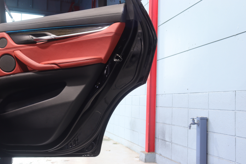 BMW X6 xDrive 35i Mｽﾎﾟｰﾂ ﾌﾟﾗｲﾑ＆ｾﾚｸﾄP　ACC 赤革 ｻﾝﾙｰﾌ 純正ﾅﾋﾞTV harman/kardonｻｳﾝﾄﾞ ｿﾌﾄｸﾛｰｽﾞﾄﾞﾄﾞｱ ﾍｯﾄﾞｱｯﾌﾟﾃﾞｨｽﾌﾟﾚｲ LEDﾍｯﾄﾞﾗｲﾄ Mｴｱﾛ&20AW　2年保証付