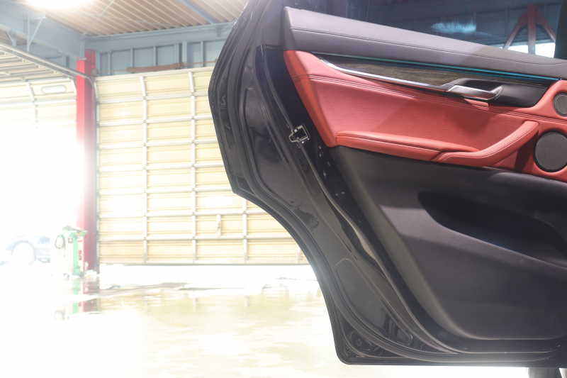 BMW X6 xDrive 35i Mｽﾎﾟｰﾂ ﾌﾟﾗｲﾑ＆ｾﾚｸﾄP　ACC 赤革 ｻﾝﾙｰﾌ 純正ﾅﾋﾞTV harman/kardonｻｳﾝﾄﾞ ｿﾌﾄｸﾛｰｽﾞﾄﾞﾄﾞｱ ﾍｯﾄﾞｱｯﾌﾟﾃﾞｨｽﾌﾟﾚｲ LEDﾍｯﾄﾞﾗｲﾄ Mｴｱﾛ&20AW　2年保証付