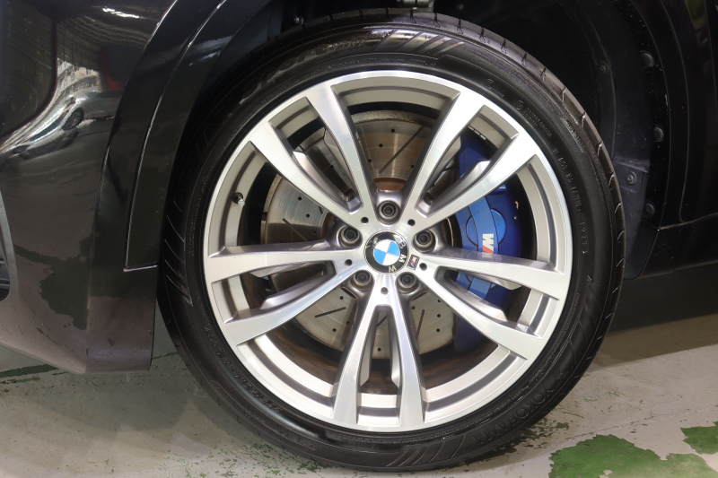 BMW X6 xDrive 35i Mｽﾎﾟｰﾂ ﾌﾟﾗｲﾑ＆ｾﾚｸﾄP　ACC 赤革 ｻﾝﾙｰﾌ 純正ﾅﾋﾞTV harman/kardonｻｳﾝﾄﾞ ｿﾌﾄｸﾛｰｽﾞﾄﾞﾄﾞｱ ﾍｯﾄﾞｱｯﾌﾟﾃﾞｨｽﾌﾟﾚｲ LEDﾍｯﾄﾞﾗｲﾄ Mｴｱﾛ&20AW　2年保証付