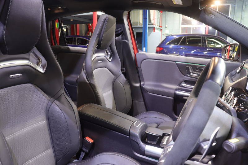 AMG GLA GLA35 4MATIC AMGﾊﾟﾌｫｰﾏﾝｽ&ｱﾄﾞﾊﾞﾝｽﾄ&ﾅﾋﾞｹﾞｰｼｮﾝP ﾚｰﾀﾞｰSP　AMGﾊﾟﾌｫｰﾏﾝｽｼｰﾄ 本革(灰/黒) ﾊﾟﾉﾗﾏｻﾝﾙｰﾌ 10.25ｲﾝﾁﾜｲﾄﾞﾅﾋﾞ ｱﾄﾞﾊﾞﾝｽﾄﾞｻｳﾝﾄﾞ ﾍｯﾄﾞｱｯﾌﾟD 360ｶﾒﾗ ﾌｯﾄﾄﾗﾝｸ ﾏﾙﾁﾋﾞｰﾑLED　2年保証付