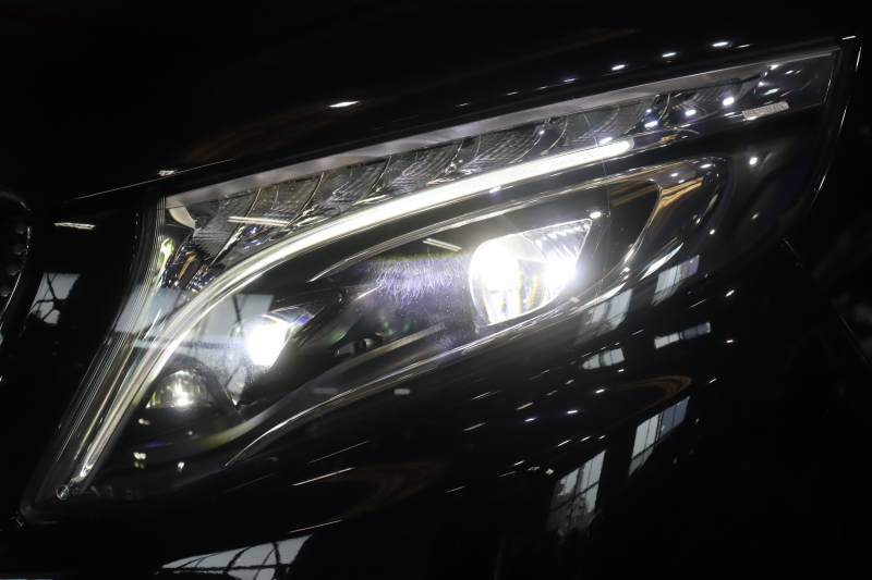メルセデスベンツ Vクラス V220d ｱﾊﾞﾝｷﾞｬﾙﾄﾞ ﾛﾝｸﾞ ﾚｰﾀﾞｰSP　後期  ﾍﾞｰｼﾞｭ本革  ｼｰﾄﾋｰﾀｰ ﾊﾟﾉﾗﾏｻﾝﾙｰﾌ 10.25ｲﾝﾁﾜｲﾄﾞﾅﾋﾞ ﾌﾙｾｸﾞTV Burmester 360ｶﾒﾗ LEDﾍｯﾄﾞﾗｲﾄ ｱﾝﾋﾞｴﾝﾄﾗｲﾄ AMGｴｱﾛ&19ｲﾝﾁｱﾙﾐ 7速AT　2年保証