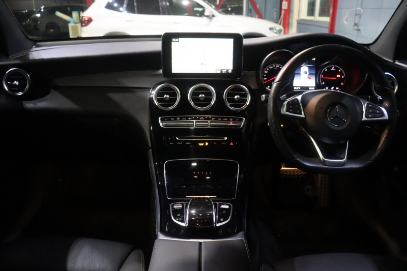 メルセデスベンツ GLC GLC220d 4MATIC ｽﾎﾟｰﾂ 本革仕様 ﾚｰﾀﾞｰP　ｷｰﾚｽｺﾞｰ 黒革 ﾊﾟﾉﾗﾏSR 純正ﾅﾋﾞTV ﾌﾞﾙﾒｽﾀｰ 360ｶﾒﾗ ﾊﾟﾅﾒﾘｶｰﾅｸﾞﾘﾙ 自動Rｹﾞｰﾄ ﾌｯﾄﾄﾗﾝｸOP PTS LEDﾍｯﾄﾞﾗｲﾄ AMGｴｱﾛ&19AW　2年保証
