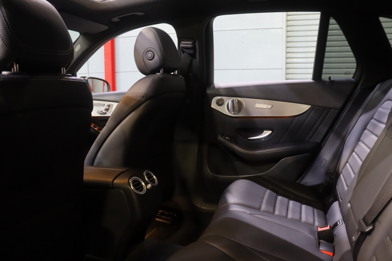 メルセデスベンツ GLC GLC220d 4MATIC ｽﾎﾟｰﾂ 本革仕様 ﾚｰﾀﾞｰP　ｷｰﾚｽｺﾞｰ 黒革 ﾊﾟﾉﾗﾏSR 純正ﾅﾋﾞTV ﾌﾞﾙﾒｽﾀｰ 360ｶﾒﾗ ﾊﾟﾅﾒﾘｶｰﾅｸﾞﾘﾙ 自動Rｹﾞｰﾄ ﾌｯﾄﾄﾗﾝｸOP PTS LEDﾍｯﾄﾞﾗｲﾄ AMGｴｱﾛ&19AW　2年保証