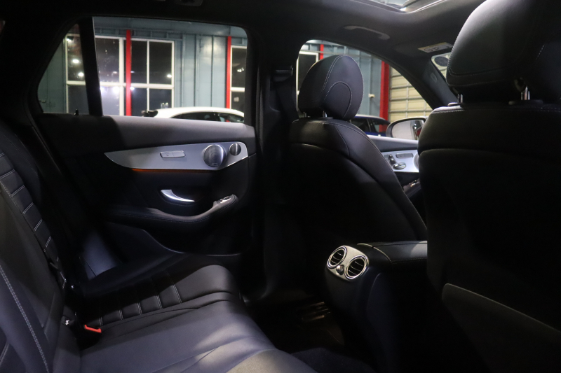 メルセデスベンツ GLC GLC220d 4MATIC ｽﾎﾟｰﾂ 本革仕様 ﾚｰﾀﾞｰP　ｷｰﾚｽｺﾞｰ 黒革 ﾊﾟﾉﾗﾏSR 純正ﾅﾋﾞTV ﾌﾞﾙﾒｽﾀｰ 360ｶﾒﾗ ﾊﾟﾅﾒﾘｶｰﾅｸﾞﾘﾙ 自動Rｹﾞｰﾄ ﾌｯﾄﾄﾗﾝｸOP PTS LEDﾍｯﾄﾞﾗｲﾄ AMGｴｱﾛ&19AW　2年保証