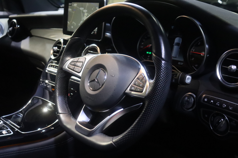 メルセデスベンツ GLC GLC220d 4MATIC ｽﾎﾟｰﾂ 本革仕様 ﾚｰﾀﾞｰP　ｷｰﾚｽｺﾞｰ 黒革 ﾊﾟﾉﾗﾏSR 純正ﾅﾋﾞTV ﾌﾞﾙﾒｽﾀｰ 360ｶﾒﾗ ﾊﾟﾅﾒﾘｶｰﾅｸﾞﾘﾙ 自動Rｹﾞｰﾄ ﾌｯﾄﾄﾗﾝｸOP PTS LEDﾍｯﾄﾞﾗｲﾄ AMGｴｱﾛ&19AW　2年保証