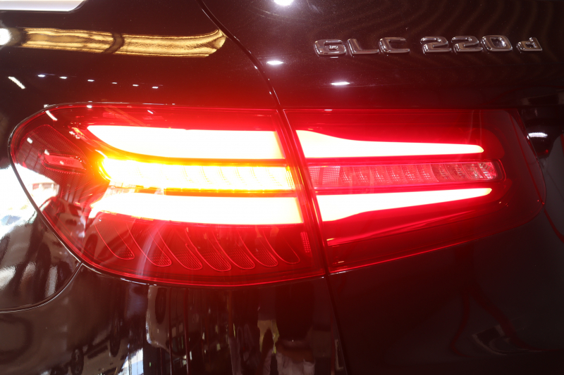 メルセデスベンツ GLC GLC220d 4MATIC ｽﾎﾟｰﾂ ﾚｰﾀﾞｰP　ACC ｷｰﾚｽｺﾞｰ ECO機能 ｺﾝﾋﾞ革 純正ﾅﾋﾞTV 360ｶﾒﾗ 自動Rｹﾞｰﾄ ﾊﾝｽﾞﾌﾘｰｱｸｾｽ PTS LEDﾍｯﾄﾞﾗｲﾄ AMGｴｱﾛ&19AW　2年保証付