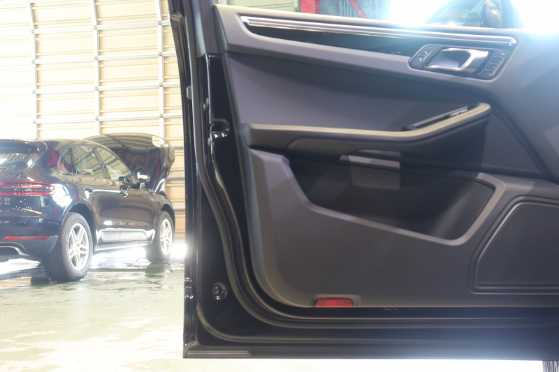 ポルシェ マカン GTS ｽﾎﾟｰﾂｸﾛﾉ&ﾊｲｸﾞﾛｽﾌﾞﾗｯｸｲﾝﾃﾘｱPKG　14Way黒革 ｼｰﾄﾋｰﾀｰ ﾊﾟﾉﾗﾏｻﾝﾙｰﾌ PCMﾅﾋﾞTV Carplay ｽﾎﾟｰﾂｴｸﾞｿﾞｰｽﾄ PDLS＋LEDﾍｯﾄﾞﾗｲﾄ RSｽﾊﾟｲﾀﾞｰ20AW　2年保証付