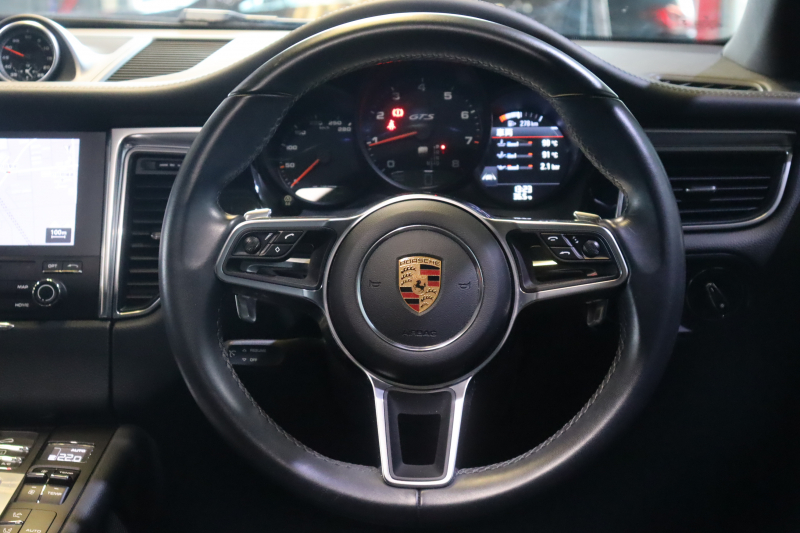 ポルシェ マカン GTS ｽﾎﾟｰﾂｸﾛﾉ&ﾊｲｸﾞﾛｽﾌﾞﾗｯｸｲﾝﾃﾘｱPKG　14Way黒革 ｼｰﾄﾋｰﾀｰ ﾊﾟﾉﾗﾏｻﾝﾙｰﾌ PCMﾅﾋﾞTV Carplay ｽﾎﾟｰﾂｴｸﾞｿﾞｰｽﾄ PDLS＋LEDﾍｯﾄﾞﾗｲﾄ RSｽﾊﾟｲﾀﾞｰ20AW　2年保証付