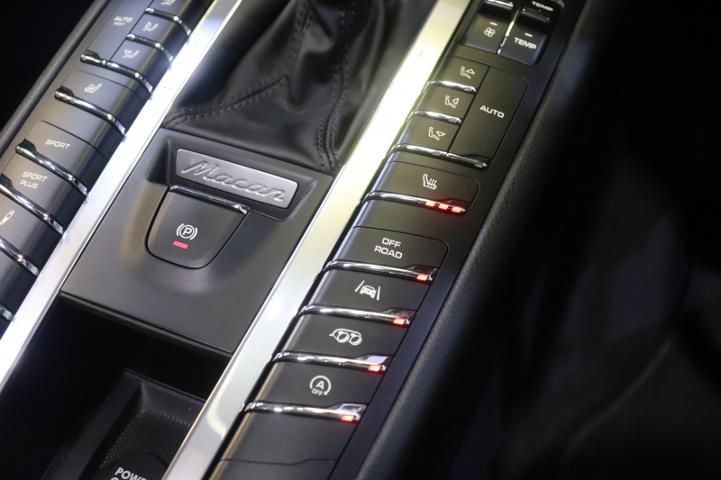 ポルシェ マカン ﾀｰﾎﾞ ﾊﾟﾌｫｰﾏﾝｽ ｽﾎﾟｰﾂｸﾛﾉPKG　440㎰  ｴﾝﾄﾘｰﾄﾞﾗｲﾌﾞ18Way黒革 ﾊﾟﾉﾗﾏｻﾝﾙｰﾌ PCMﾅﾋﾞ ﾌﾙｾｸﾞTV BOSEｻｳﾝﾄﾞ PDLS＋LEDﾍｯﾄﾞﾗｲﾄ 自動Rｹﾞｰﾄ PASMｴｱｻｽ 21ｲﾝﾁﾀｰﾎﾞAW ｱｰﾐﾄﾘｸｽﾏﾌﾗｰ　2年保証