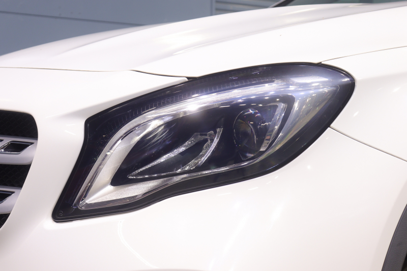 メルセデスベンツ GLA GLA220 4MATIC ﾌﾟﾚﾐｱﾑ&ﾚｰﾀﾞｰPKG　後期ﾓﾃﾞﾙ ACC 黒革 ﾊﾟﾉﾗﾏｻﾝﾙｰﾌ 8ｲﾝﾁﾜｲﾄﾞﾅﾋﾞ CarPlay harman/kardonｻｳﾝﾄﾞ LEDﾍｯﾄﾞﾗｲﾄ 自動ﾘｱｹﾞｰﾄ 18ｲﾝﾁAW　2年保証付