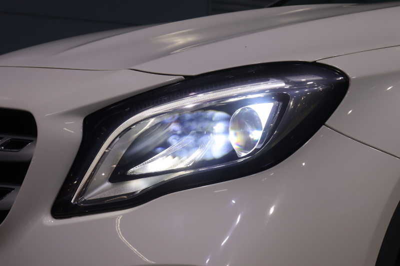メルセデスベンツ GLA GLA220 4MATIC ﾌﾟﾚﾐｱﾑ&ﾚｰﾀﾞｰPKG　後期ﾓﾃﾞﾙ ACC 黒革 ﾊﾟﾉﾗﾏｻﾝﾙｰﾌ 8ｲﾝﾁﾜｲﾄﾞﾅﾋﾞ CarPlay harman/kardonｻｳﾝﾄﾞ LEDﾍｯﾄﾞﾗｲﾄ 自動ﾘｱｹﾞｰﾄ 18ｲﾝﾁAW　2年保証付