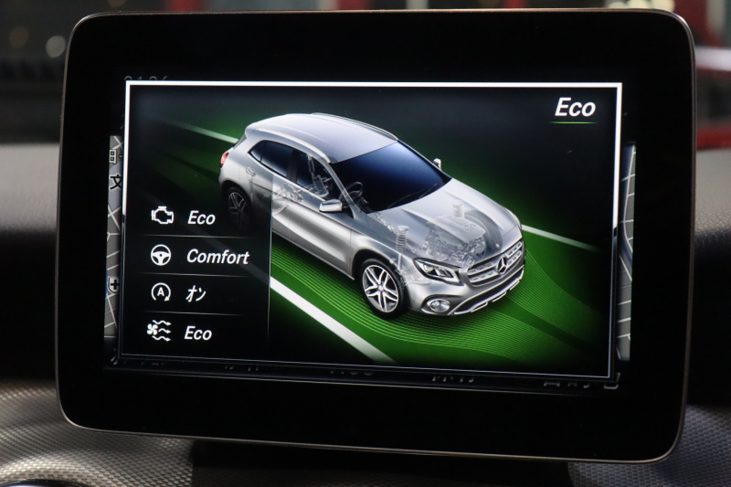 メルセデスベンツ GLA GLA220 4MATIC ﾌﾟﾚﾐｱﾑ&ﾚｰﾀﾞｰPKG　後期ﾓﾃﾞﾙ ACC 黒革 ﾊﾟﾉﾗﾏｻﾝﾙｰﾌ 8ｲﾝﾁﾜｲﾄﾞﾅﾋﾞ CarPlay harman/kardonｻｳﾝﾄﾞ LEDﾍｯﾄﾞﾗｲﾄ 自動ﾘｱｹﾞｰﾄ 18ｲﾝﾁAW　2年保証付