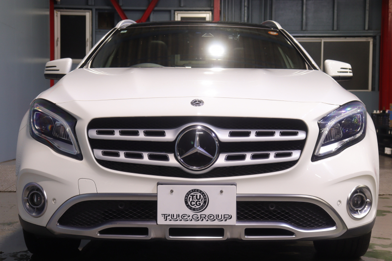 メルセデスベンツ GLA GLA220 4MATIC ﾌﾟﾚﾐｱﾑ&ﾚｰﾀﾞｰPKG　後期ﾓﾃﾞﾙ ACC 黒革 ﾊﾟﾉﾗﾏｻﾝﾙｰﾌ 8ｲﾝﾁﾜｲﾄﾞﾅﾋﾞ CarPlay harman/kardonｻｳﾝﾄﾞ LEDﾍｯﾄﾞﾗｲﾄ 自動ﾘｱｹﾞｰﾄ 18ｲﾝﾁAW　2年保証付