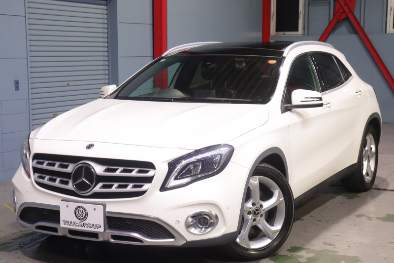 メルセデスベンツ GLA GLA220 4MATIC ﾌﾟﾚﾐｱﾑ&ﾚｰﾀﾞｰPKG　後期ﾓﾃﾞﾙ ACC 黒革 ﾊﾟﾉﾗﾏｻﾝﾙｰﾌ 8ｲﾝﾁﾜｲﾄﾞﾅﾋﾞ CarPlay harman/kardonｻｳﾝﾄﾞ LEDﾍｯﾄﾞﾗｲﾄ 自動ﾘｱｹﾞｰﾄ 18ｲﾝﾁAW　2年保証付