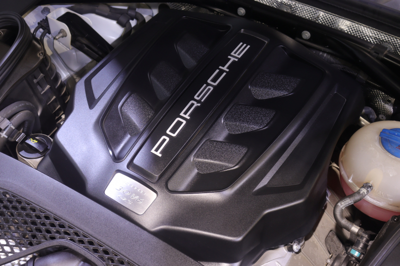 ポルシェ マカン GTS ｽﾎﾟｰﾂｸﾛﾉP　MY17 PASM ﾊｰﾌ革 PCMﾅﾋﾞ 360ｶﾒﾗ BOSEｻｳﾝﾄﾞ ﾚｰﾝｷｰﾌﾟｱｼｽﾄ ｽﾎﾟｰﾂｴｸﾞｿﾞｰｽﾄ PDLS付LEDﾍｯﾄﾞﾗｲﾄ ｴﾝﾄﾘｰD RSｽﾊﾟｲﾀﾞｰ20ｲﾝﾁAW ｴｱﾏﾁｯｸｻｽ 　2年保証付
