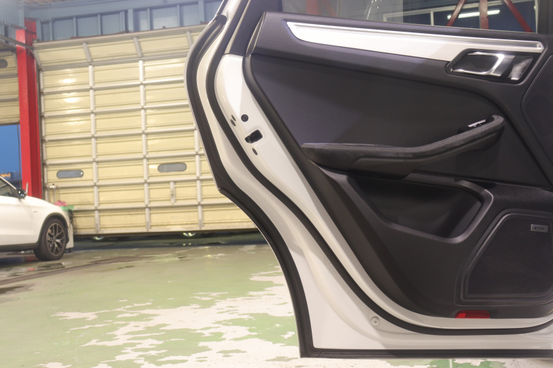 ポルシェ マカン GTS ｽﾎﾟｰﾂｸﾛﾉP　MY17 PASM ﾊｰﾌ革 PCMﾅﾋﾞ 360ｶﾒﾗ BOSEｻｳﾝﾄﾞ ﾚｰﾝｷｰﾌﾟｱｼｽﾄ ｽﾎﾟｰﾂｴｸﾞｿﾞｰｽﾄ PDLS付LEDﾍｯﾄﾞﾗｲﾄ ｴﾝﾄﾘｰD RSｽﾊﾟｲﾀﾞｰ20ｲﾝﾁAW ｴｱﾏﾁｯｸｻｽ 　2年保証付