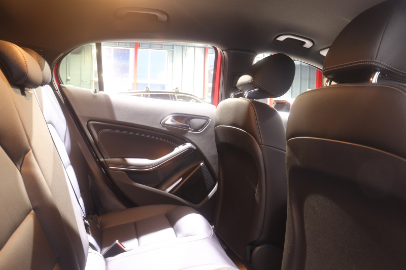 メルセデスベンツ GLA GLA220 4MATIC ﾚｰﾀﾞｰSP　後期ﾓﾃﾞﾙ 黒革 ｼｰﾄﾋｰﾀｰ 純正HDDﾅﾋﾞ TV Bｶﾒﾗ Blouetoothｵｰﾃﾞｨｵ LEDﾍｯﾄﾞﾗｲﾄ ｱｸﾃｨﾌﾞｸﾙｺﾝ 自動ﾘｱｹﾞｰﾄ 純正18ｲﾝﾁAW　2年保証