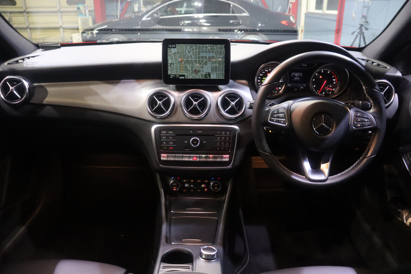 メルセデスベンツ GLA GLA220 4MATIC ﾚｰﾀﾞｰSP　後期ﾓﾃﾞﾙ 黒革 ｼｰﾄﾋｰﾀｰ 純正HDDﾅﾋﾞ TV Bｶﾒﾗ Blouetoothｵｰﾃﾞｨｵ LEDﾍｯﾄﾞﾗｲﾄ ｱｸﾃｨﾌﾞｸﾙｺﾝ 自動ﾘｱｹﾞｰﾄ 純正18ｲﾝﾁAW　2年保証