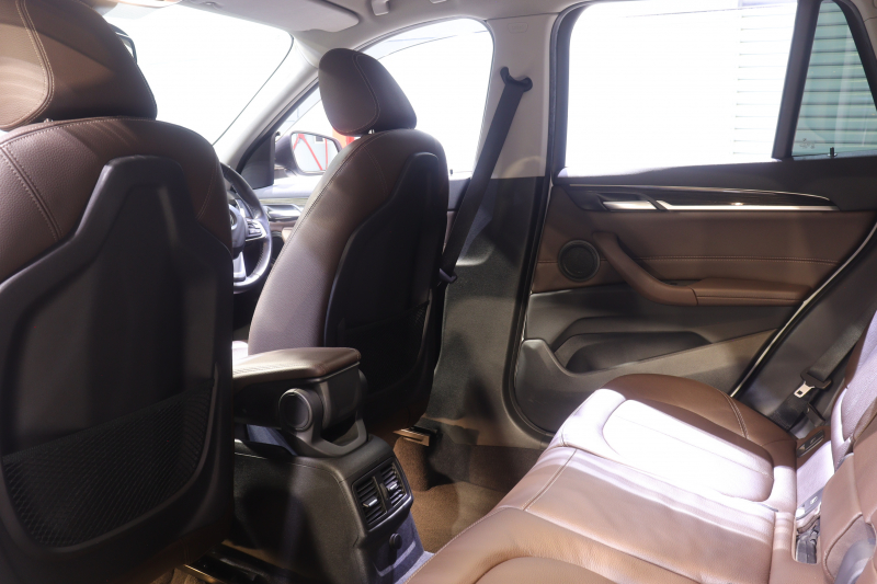 BMW X1 X1 xDrive 18d Xﾗｲﾝ ﾊｲﾗｲﾝ&ｺﾝﾌｫｰﾄP　ﾄﾞﾗｲﾋﾞﾝｸﾞｱｼｽﾄﾌﾟﾗｽ ﾓｶﾚｻﾞｰ 純正ﾅﾋﾞ ﾍｯﾄﾞｱｯﾌﾟﾃﾞｨｽﾌﾟﾚｲ ｱｸﾃｨﾌﾞｸﾙｺﾝ LEDﾍｯﾄﾞﾗｲﾄ ｱﾝﾋﾞｴﾝﾄﾗｲﾄ 専用ｴｸｽﾃﾘｱ ｳｯﾄﾞｲﾝﾃﾘｱﾄﾘﾑ OP19ｲﾝﾁAW 有償色　2年保証
