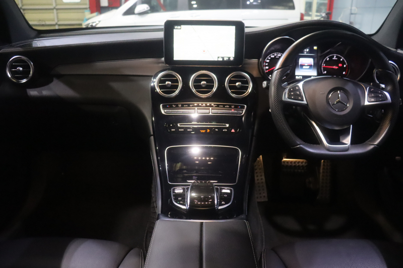 メルセデスベンツ GLC GLC220d 4MATIC ｽﾎﾟｰﾂ 本革仕様 ﾚｰﾀﾞｰP　ｷｰﾚｽｺﾞｰ 黒革 ﾊﾟﾉﾗﾏSR 純正ﾅﾋﾞTV 360ｶﾒﾗ ﾌﾞﾙﾒｽﾀｰ ﾍｯﾄﾞｱｯﾌﾟD 自動Rｹﾞｰﾄ AMGｴｱﾛ&19AW　2年保証