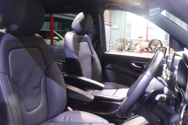 メルセデスベンツ Vクラス V220d AVG ﾛﾝｸﾞ AMGﾗｲﾝ ｴｸｽｸﾙｰｼﾌﾞｼｰﾄPKG　9速AT 黒革 ﾍﾞﾝﾁﾚｰﾀｰ ｵｯﾄﾏﾝ ﾊﾟﾉﾗﾏSR 10.25ｲﾝﾁﾜｲﾄﾞﾅﾋﾞTV 360ｶﾒﾗ ﾌﾞﾙﾒｽﾀｰ 自動Rｹﾞｰﾄ ﾃﾞｼﾞﾀﾙｲﾝﾅｰﾐﾗｰ AMGｴｱﾛ&19ｲﾝﾁAW　2年保証