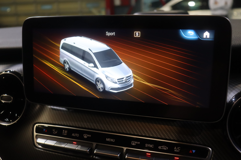 メルセデスベンツ Vクラス V220d AVG ﾛﾝｸﾞ AMGﾗｲﾝ ｴｸｽｸﾙｰｼﾌﾞｼｰﾄPKG　9速AT 黒革 ﾍﾞﾝﾁﾚｰﾀｰ ｵｯﾄﾏﾝ ﾊﾟﾉﾗﾏSR 10.25ｲﾝﾁﾜｲﾄﾞﾅﾋﾞTV 360ｶﾒﾗ ﾌﾞﾙﾒｽﾀｰ 自動Rｹﾞｰﾄ ﾃﾞｼﾞﾀﾙｲﾝﾅｰﾐﾗｰ AMGｴｱﾛ&19ｲﾝﾁAW　2年保証