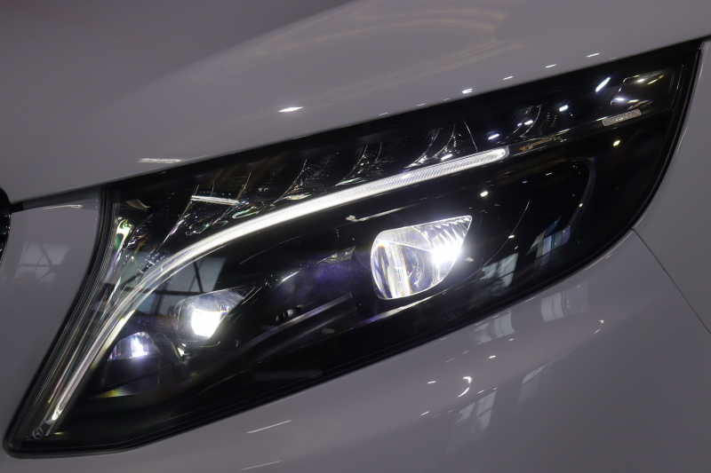 メルセデスベンツ Vクラス V220d AVG ﾛﾝｸﾞ AMGﾗｲﾝ ｴｸｽｸﾙｰｼﾌﾞｼｰﾄPKG　9速AT 黒革 ﾍﾞﾝﾁﾚｰﾀｰ ｵｯﾄﾏﾝ ﾊﾟﾉﾗﾏSR 10.25ｲﾝﾁﾜｲﾄﾞﾅﾋﾞTV 360ｶﾒﾗ ﾌﾞﾙﾒｽﾀｰ 自動Rｹﾞｰﾄ ﾃﾞｼﾞﾀﾙｲﾝﾅｰﾐﾗｰ AMGｴｱﾛ&19ｲﾝﾁAW　2年保証