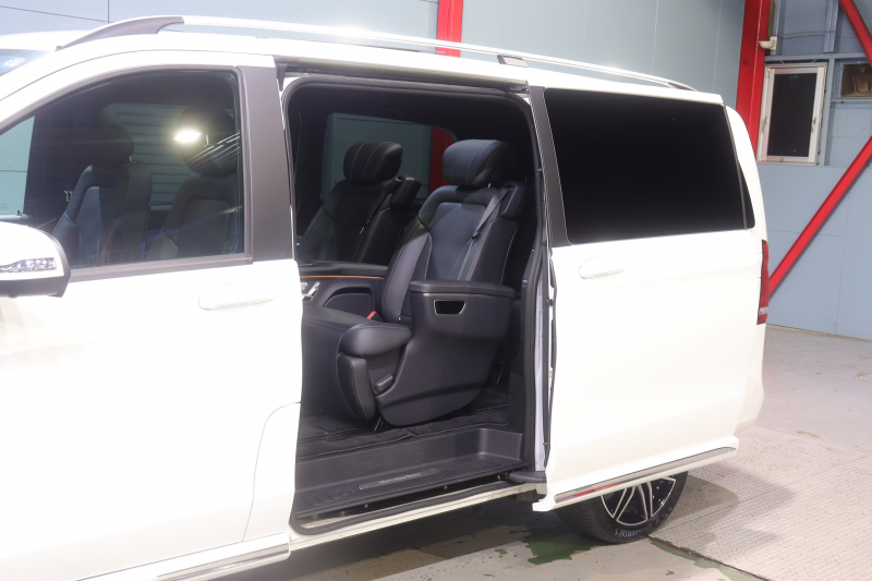 メルセデスベンツ Vクラス V220d AVG ﾛﾝｸﾞ AMGﾗｲﾝ ｴｸｽｸﾙｰｼﾌﾞｼｰﾄPKG　9速AT 黒革 ﾍﾞﾝﾁﾚｰﾀｰ ｵｯﾄﾏﾝ ﾊﾟﾉﾗﾏSR 10.25ｲﾝﾁﾜｲﾄﾞﾅﾋﾞTV 360ｶﾒﾗ ﾌﾞﾙﾒｽﾀｰ 自動Rｹﾞｰﾄ ﾃﾞｼﾞﾀﾙｲﾝﾅｰﾐﾗｰ AMGｴｱﾛ&19ｲﾝﾁAW　2年保証