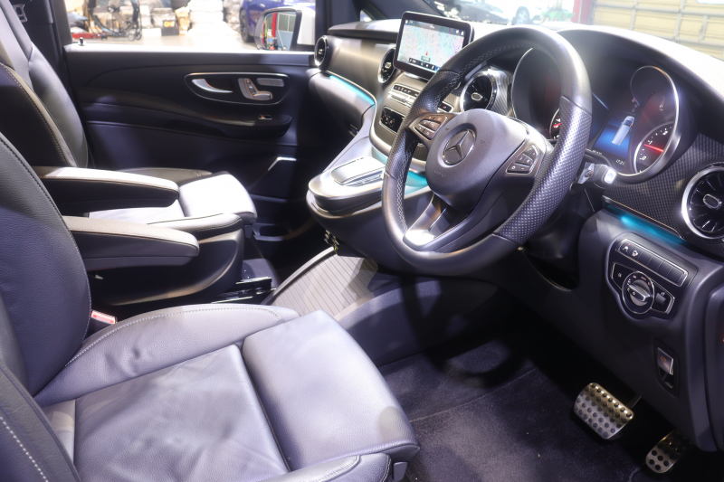 メルセデスベンツ Vクラス V220d AVG ﾛﾝｸﾞ AMGﾗｲﾝ ｴｸｽｸﾙｰｼﾌﾞｼｰﾄPKG　9速AT 黒革 ﾍﾞﾝﾁﾚｰﾀｰ ｵｯﾄﾏﾝ ﾊﾟﾉﾗﾏSR 10.25ｲﾝﾁﾜｲﾄﾞﾅﾋﾞTV 360ｶﾒﾗ ﾌﾞﾙﾒｽﾀｰ 自動Rｹﾞｰﾄ ﾃﾞｼﾞﾀﾙｲﾝﾅｰﾐﾗｰ AMGｴｱﾛ&19ｲﾝﾁAW　2年保証