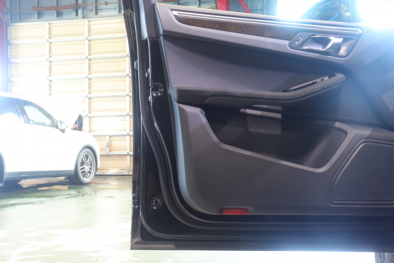 ポルシェ マカン GTS ｽﾎﾟｰﾂｸﾛﾉ&ﾀﾞｰｸｳｫｰﾙﾅｯﾄｲﾝﾃﾘｱPKG　MY17 1ｵｰﾅｰ ACC ｺﾝﾋﾞ革 ﾊﾟﾉﾗﾏｻﾝﾙｰﾌ PCMﾅﾋﾞ Carplay ｽﾎﾟｰﾂｴｸﾞｿﾞｰｽﾄ 自動Rｹﾞｰﾄ RSｽﾊﾟｲﾀﾞｰ20AW　2年保証