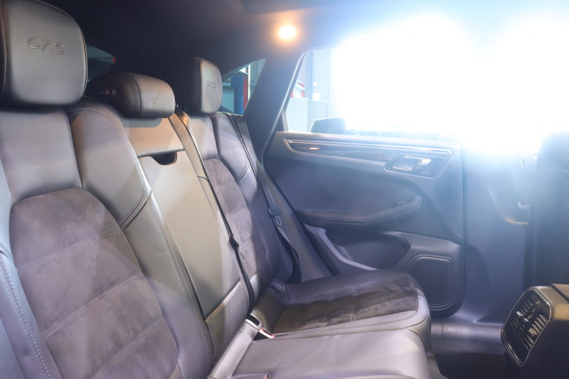 ポルシェ マカン GTS ｽﾎﾟｰﾂｸﾛﾉ&ﾀﾞｰｸｳｫｰﾙﾅｯﾄｲﾝﾃﾘｱPKG　MY17 1ｵｰﾅｰ ACC ｺﾝﾋﾞ革 ﾊﾟﾉﾗﾏｻﾝﾙｰﾌ PCMﾅﾋﾞ Carplay ｽﾎﾟｰﾂｴｸﾞｿﾞｰｽﾄ 自動Rｹﾞｰﾄ RSｽﾊﾟｲﾀﾞｰ20AW　2年保証