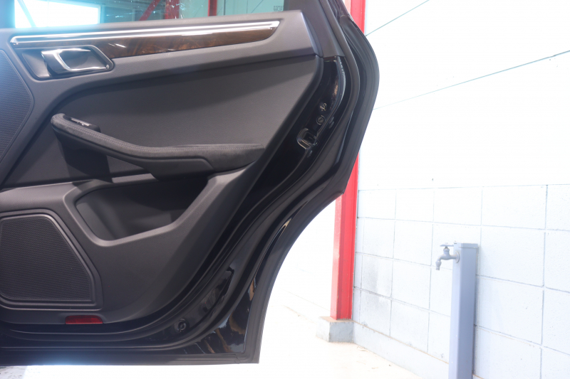 ポルシェ マカン GTS ｽﾎﾟｰﾂｸﾛﾉ&ﾀﾞｰｸｳｫｰﾙﾅｯﾄｲﾝﾃﾘｱPKG　MY17 1ｵｰﾅｰ ACC ｺﾝﾋﾞ革 ﾊﾟﾉﾗﾏｻﾝﾙｰﾌ PCMﾅﾋﾞ Carplay ｽﾎﾟｰﾂｴｸﾞｿﾞｰｽﾄ 自動Rｹﾞｰﾄ RSｽﾊﾟｲﾀﾞｰ20AW　2年保証