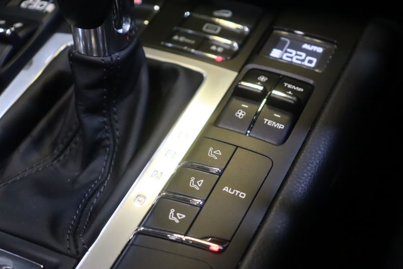 ポルシェ マカン GTS ｽﾎﾟｰﾂｸﾛﾉ&ﾀﾞｰｸｳｫｰﾙﾅｯﾄｲﾝﾃﾘｱPKG　MY17 1ｵｰﾅｰ ACC ｺﾝﾋﾞ革 ﾊﾟﾉﾗﾏｻﾝﾙｰﾌ PCMﾅﾋﾞ Carplay ｽﾎﾟｰﾂｴｸﾞｿﾞｰｽﾄ 自動Rｹﾞｰﾄ RSｽﾊﾟｲﾀﾞｰ20AW　2年保証