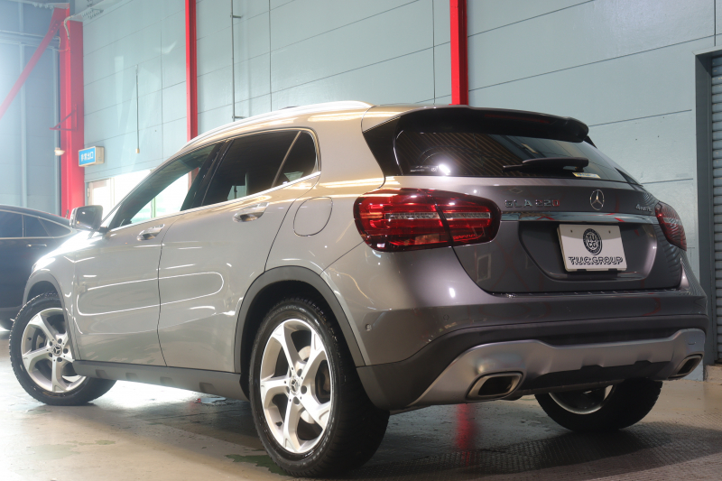 メルセデスベンツ GLA GLA220 4MATIC ﾗｸﾞｼﾞｭｱﾘｰPKG ﾚｰﾀﾞｰSP　後期最終ﾓﾃﾞﾙ ACC BSM 黒革 ﾋｰﾀｰ ﾊﾟﾉﾗﾏSR 純正ﾅﾋﾞ TV Bｶﾒﾗ Blouetoothｵｰﾃﾞｨｵ LEDﾍｯﾄﾞﾗｲﾄ 自動Rｹﾞｰﾄ 純正18ｲﾝﾁAW　2年保証