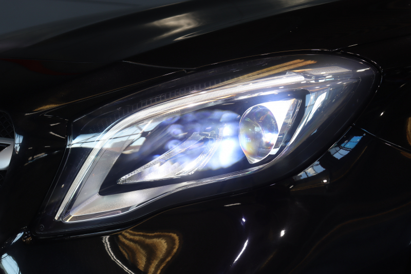 メルセデスベンツ GLA GLA220 4MATIC ﾚｻﾞｰｴｸｽｸﾙｰｼﾌﾞ&ﾌﾟﾚﾐｱﾑ&ﾚｰﾀﾞｰPKG　後期最終ﾓﾃﾞﾙ ｷｰﾚｽｺﾞｰ 黒革 ﾊﾟﾉﾗﾏSR 純正ﾅﾋﾞTV Bｶﾒﾗ harman/kardon LEDﾍｯﾄﾞﾗｲﾄ 自動Rｹﾞｰﾄ 純正18AW　2年保証付