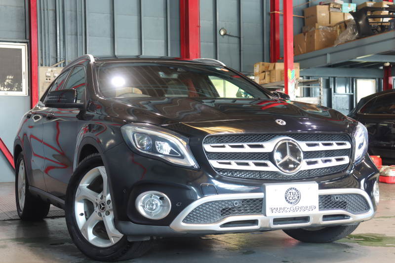 メルセデスベンツ GLA GLA220 4MATIC ﾚｻﾞｰｴｸｽｸﾙｰｼﾌﾞ&ﾌﾟﾚﾐｱﾑ&ﾚｰﾀﾞｰPKG　後期最終ﾓﾃﾞﾙ ｷｰﾚｽｺﾞｰ 黒革 ﾊﾟﾉﾗﾏSR 純正ﾅﾋﾞTV Bｶﾒﾗ harman/kardon LEDﾍｯﾄﾞﾗｲﾄ 自動Rｹﾞｰﾄ 純正18AW　2年保証付