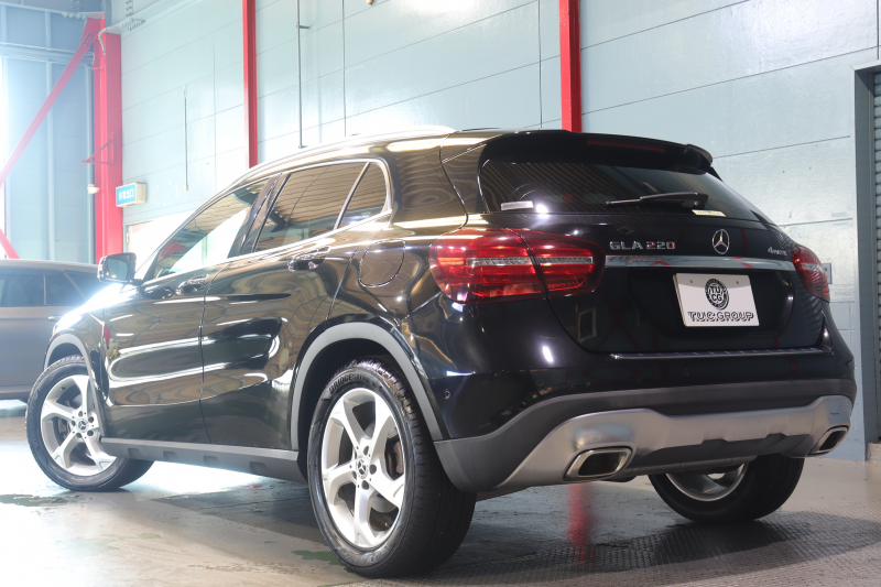 メルセデスベンツ GLA GLA220 4MATIC ﾚｻﾞｰｴｸｽｸﾙｰｼﾌﾞ&ﾌﾟﾚﾐｱﾑ&ﾚｰﾀﾞｰPKG　後期最終ﾓﾃﾞﾙ ｷｰﾚｽｺﾞｰ 黒革 ﾊﾟﾉﾗﾏSR 純正ﾅﾋﾞTV Bｶﾒﾗ harman/kardon LEDﾍｯﾄﾞﾗｲﾄ 自動Rｹﾞｰﾄ 純正18AW　2年保証付