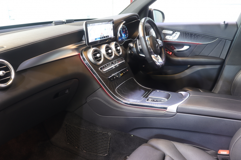 AMG GLC GLC43 4MATIC ﾚｻﾞｰｴｸｽｸﾙｰｼﾌﾞﾊﾟｯｹｰｼﾞ　後期ﾓﾃﾞﾙ 黒革 ﾍﾞﾝﾁﾚｰﾀｰ ﾊﾟﾉﾗﾏｻﾝﾙｰﾌ MBUXﾅﾋﾞTV ﾌﾞﾙﾒｽﾀｰｻｳﾝﾄﾞ 360ｶﾒﾗ ﾍｯﾄﾞｱｯﾌﾟﾃﾞｨｽﾌﾟﾚｲ AMGｴｱﾛ&20ｲﾝﾁAW　2年保証