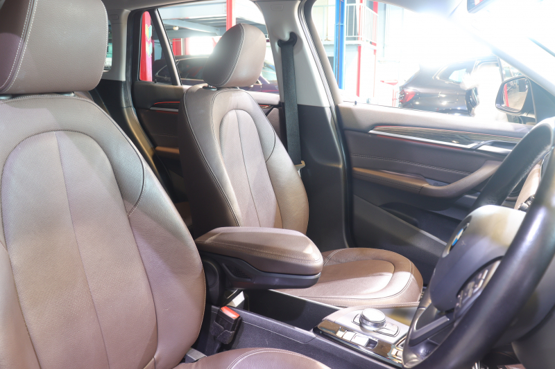 BMW X1 XDrive 20i Xﾗｲﾝ ｺﾝﾌｫｰﾄ&ﾊｲﾗｲﾝﾊﾟｯｹｰｼﾞ　ｲﾝﾃﾘｼﾞｪﾝﾄｾｰﾌﾃｨ ﾓｶﾚｻﾞｰｼｰﾄ ﾋｰﾀｰ ﾊﾟﾜｰｼｰﾄ 第6世代ﾅﾋﾞ ﾊﾞｯｸｶﾒﾗ Blouetoothｵｰﾃﾞｨｵ ｱﾀﾞﾌﾟﾃｨﾌﾞｸﾙｰｽﾞｺﾝﾄﾛｰﾙ 自動ﾘｱｹﾞｰﾄ  純正18ｲﾝﾁAW　2年保証