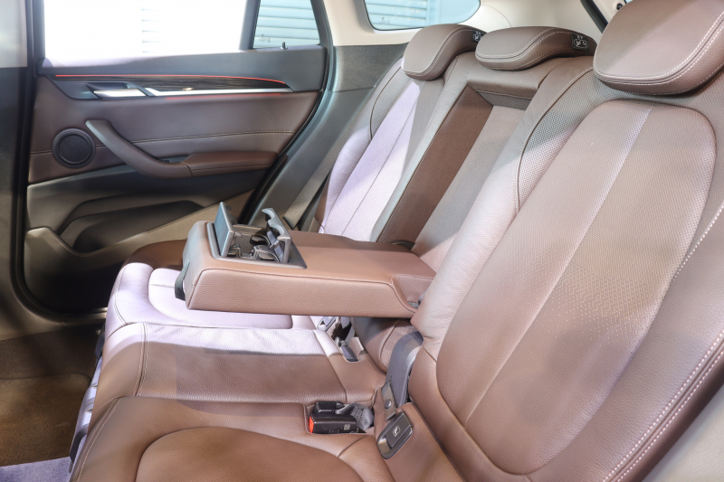 BMW X1 XDrive 20i Xﾗｲﾝ ｺﾝﾌｫｰﾄ&ﾊｲﾗｲﾝﾊﾟｯｹｰｼﾞ　ｲﾝﾃﾘｼﾞｪﾝﾄｾｰﾌﾃｨ ﾓｶﾚｻﾞｰｼｰﾄ ﾋｰﾀｰ ﾊﾟﾜｰｼｰﾄ 第6世代ﾅﾋﾞ ﾊﾞｯｸｶﾒﾗ Blouetoothｵｰﾃﾞｨｵ ｱﾀﾞﾌﾟﾃｨﾌﾞｸﾙｰｽﾞｺﾝﾄﾛｰﾙ 自動ﾘｱｹﾞｰﾄ  純正18ｲﾝﾁAW　2年保証